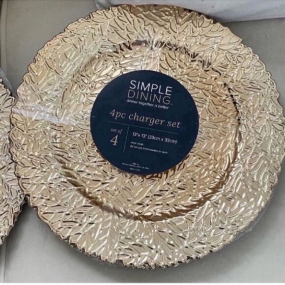New Simple Dining 4 pc Gold Charger set - Picture 7 of 11